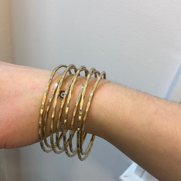 Gold tone bangle - Picture 3 of 4